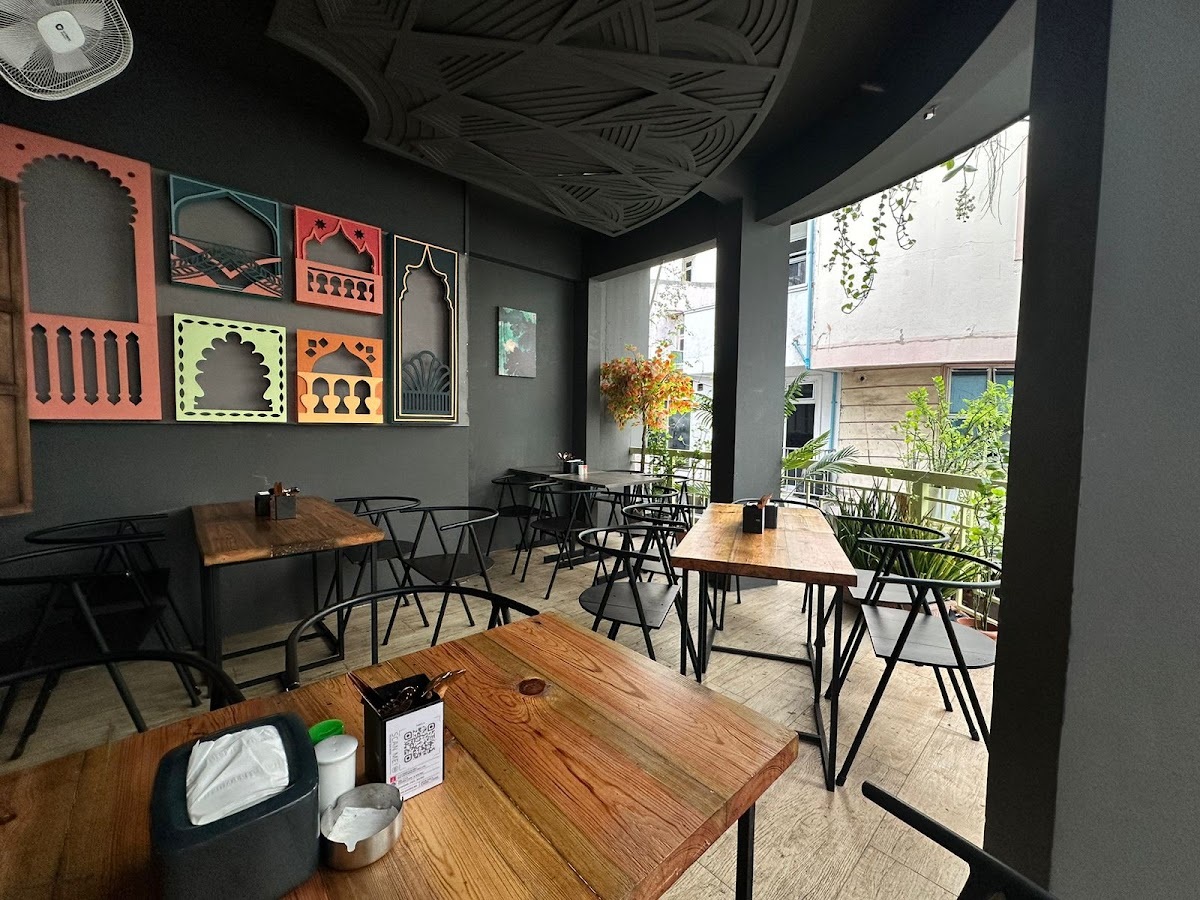 Savora Cafe' & Bistro