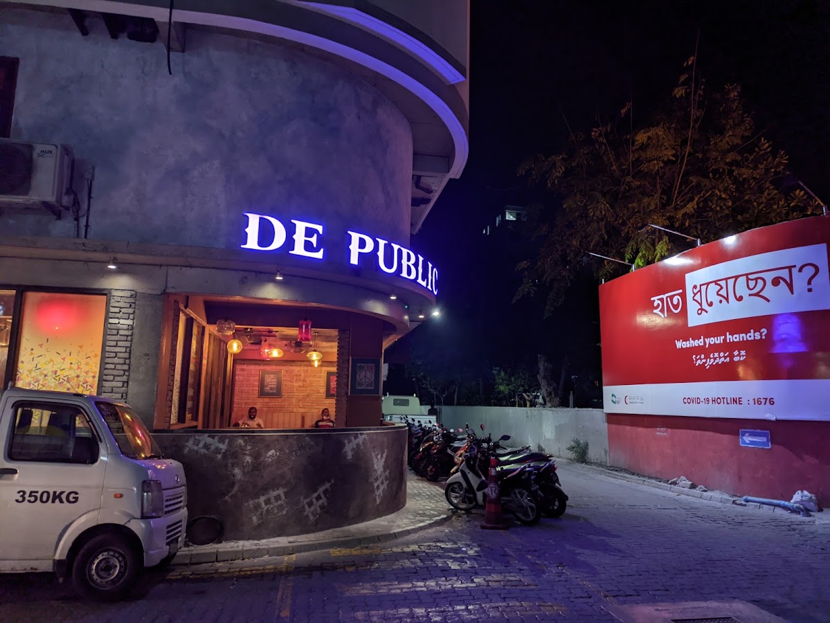 De Public Lounge & Arabic Restaurant