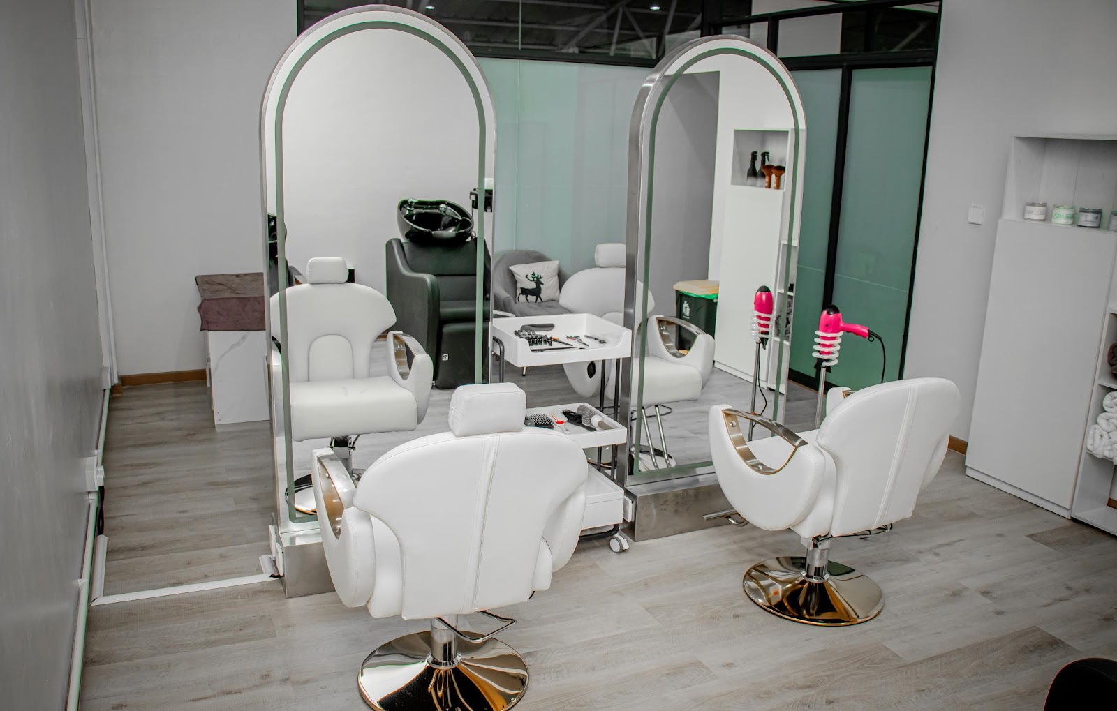 Esmé Salon