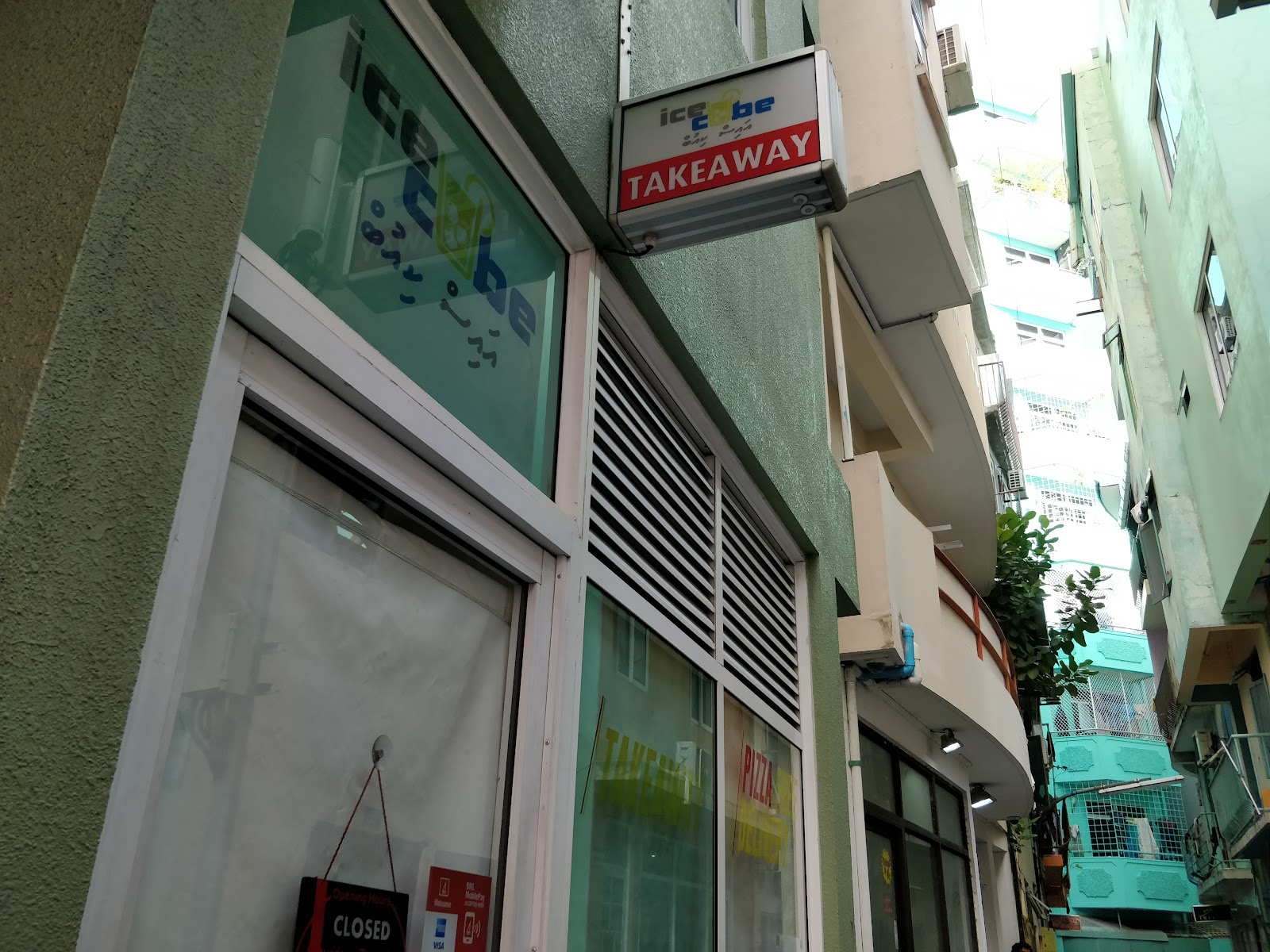 Ice Cube Take Away photo 1