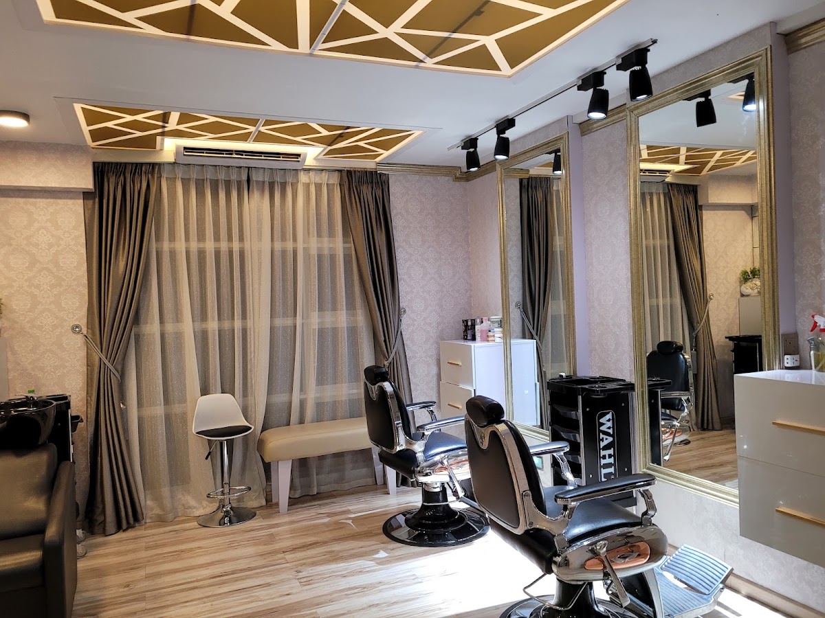 Salon Lavish
