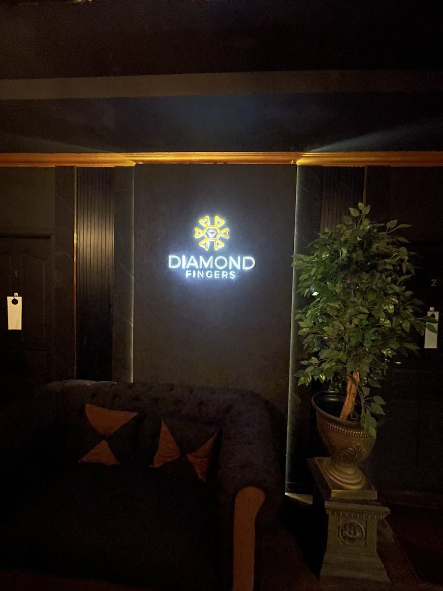Diamond Fingers Salon & Spa