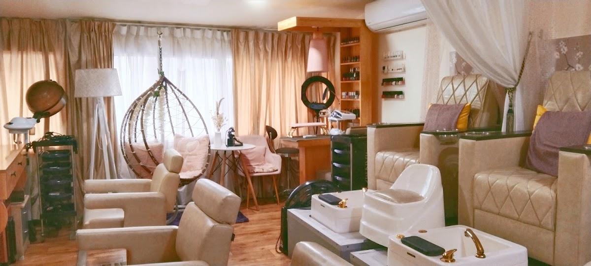 Stick ‘n Style Boutique & Salon & The Fashion Boutique
