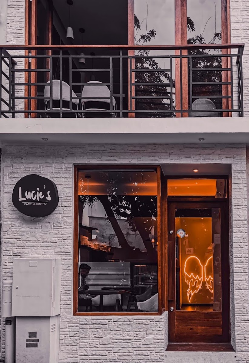 Lucie's Cafe' & Bistro