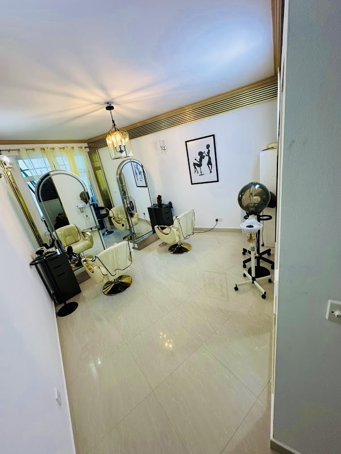 Stylo Salon — Malé